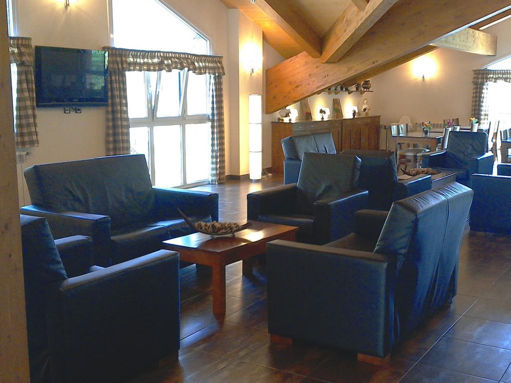 Aparthotel Rialb เอลเซอร์รัท ภายนอก รูปภาพ