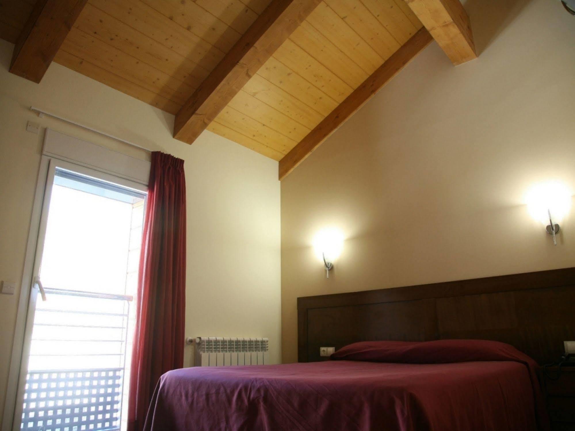 Aparthotel Rialb เอลเซอร์รัท ภายนอก รูปภาพ